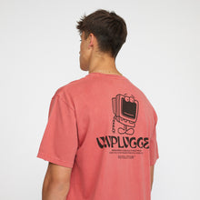 Afbeelding in Gallery-weergave laden, Revolution Unplugged Loose T-shirt Red
