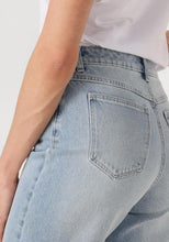 Afbeelding in Gallery-weergave laden, Abrand Jeans High Straight Jeans Light Vintage Blue Gia
