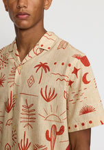 Afbeelding in Gallery-weergave laden, Revolution Cuban Shirt Short Sleeve Red
