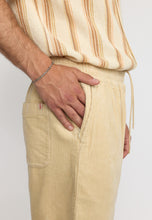 Afbeelding in Gallery-weergave laden, Revolution Long Casual Shorts Dark Off-White
