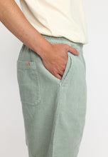 Afbeelding in Gallery-weergave laden, Revolution Long Casual Shorts Lightgreen
