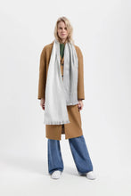 Afbeelding in Gallery-weergave laden, Alpaca Loca Scarf Double Light Grey White
