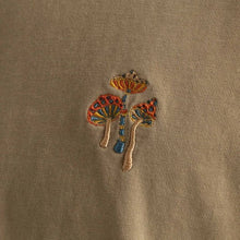 Afbeelding in Gallery-weergave laden, Revolution Mushroom Loose T-shirt Khaki
