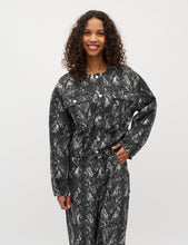 Afbeelding in Gallery-weergave laden, mbym Genevive Jacket Pythiana Washed Snake
