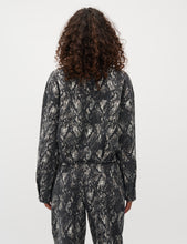 Afbeelding in Gallery-weergave laden, mbym Genevive Jacket Pythiana Washed Snake
