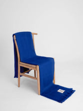 Afbeelding in Gallery-weergave laden, Alpaca Loca Plaid Cobalt Blue
