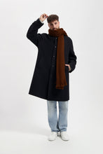Afbeelding in Gallery-weergave laden, Alpaca Loca Slim Scarf Chocolate Brown
