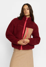 Afbeelding in Gallery-weergave laden, Selfhood Pocket Teddy  Burgundy
