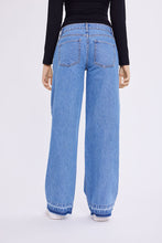 Afbeelding in Gallery-weergave laden, Evii Enbike Jeans Mid Blue
