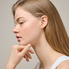 Afbeelding in Gallery-weergave laden, Enamel Copenhagen Lola Bold  Hoops Blush
