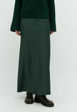 Afbeelding in Gallery-weergave laden, MbyM Maila Skirt Jungle Green
