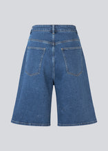 Afbeelding in Gallery-weergave laden, Modstrom Nadja Denim Shorts Distressed Blue
