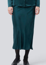 Afbeelding in Gallery-weergave laden, Modstrom Parveen Skirt Bottle Green
