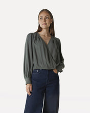 Afbeelding in Gallery-weergave laden, Another Label Danou top Dark Moss
