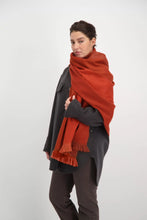 Afbeelding in Gallery-weergave laden, Alpaca Loca Scarf Double Terracotta / Brick Red
