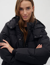 Afbeelding in Gallery-weergave laden, mbyM Ela Slit Jacket Zwart
