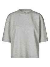 Afbeelding in Gallery-weergave laden, MbyM Emrys T-Shirt Light Grey Melange
