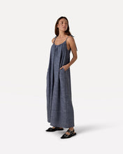 Afbeelding in Gallery-weergave laden, Another Label Emmy Dress Structured Blue
