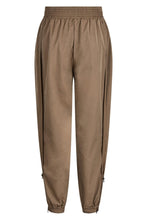 Afbeelding in Gallery-weergave laden, Gossia Mollie Go Pants Dark Camel

