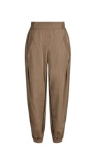 Afbeelding in Gallery-weergave laden, Gossia Mollie Go Pants Dark Camel
