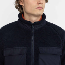 Afbeelding in Gallery-weergave laden, Revolution Raglan Pocket Fleece Navy
