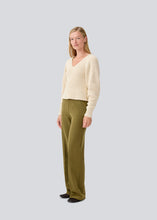 Afbeelding in Gallery-weergave laden, Modstrom Galen Knit Cropped V-Neck
