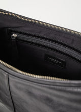 Afbeelding in Gallery-weergave laden, Vagabond Shoemakers Itami Bag Black
