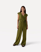 Afbeelding in Gallery-weergave laden, Another Label Jess Jumpsuit Mayfly Green
