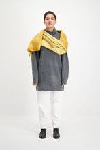 Afbeelding in Gallery-weergave laden, Alpaca Loca Double Scarf Ocher/ Natural
