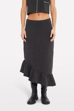 Afbeelding in Gallery-weergave laden, Envii Nelly Skirt Black Pinstripe
